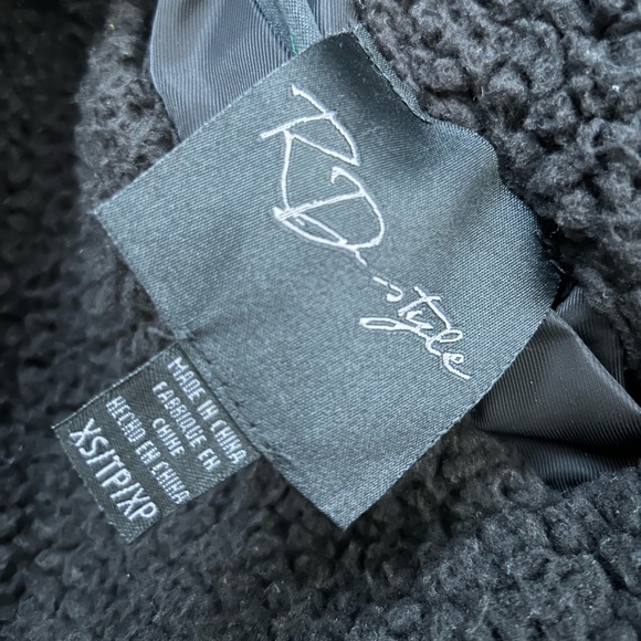 RD Style Women’s Reversible Faux Shearling Bomber Jacket - Picture 4 of 9